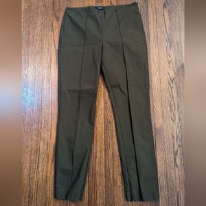 Theory Pintucked Slim Pant in Stretch Cotton - Olive Green